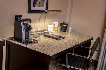 Standard Room, 1 King Bed, Accessible, Refrigerator
