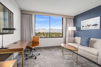 Suite, 2 Bedrooms, Non Smoking (1 King Bed)