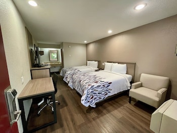 Deluxe Room, 2 Double Beds, Non Smoking (Renovated)