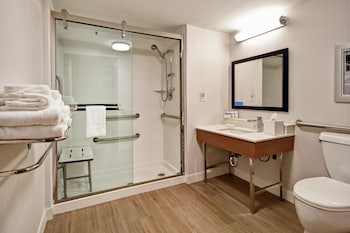 Room, 2 Queen Beds, Accessible (3x3 Shower)