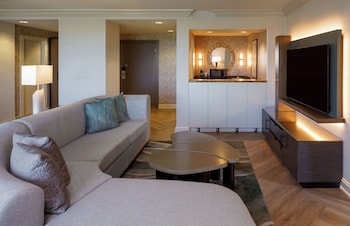 Suite (Town Center)