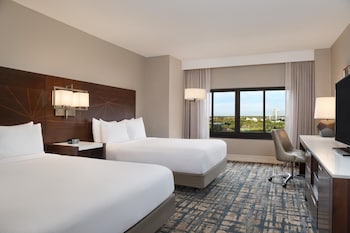 Deluxe Room, 2 Queen Beds, Mobility Accessible (Roll-In Shower)