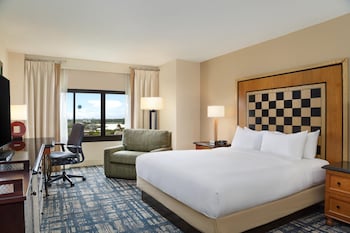 Room, 1 King Bed, Bathtub (Disney Springs View)