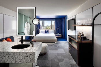 Superior Room, 2 Queen Beds, City View