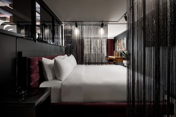 Suite, 1 King Bed