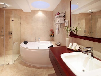 Superior Suite, 2 Bedrooms, 1 Kingbed