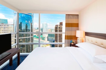 Club Room, 1 King Bed, Non Smoking (1 Bedroom Suite)