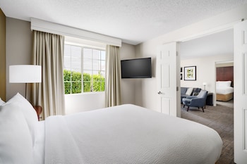 Suite, 2 Bedrooms (Mobility Accessible, Tub)