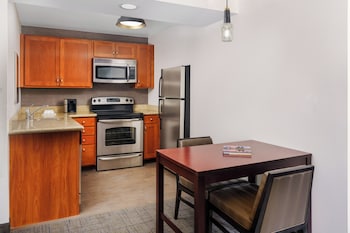 Studio, 1 Queen Bed with Sofa bed