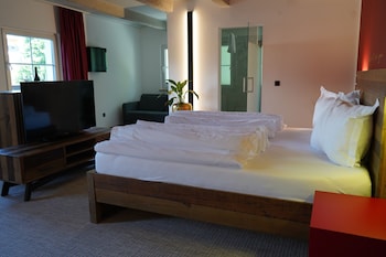 Romantic Studio Suite