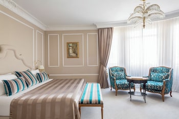 Suite, 2 Bedrooms (Art)