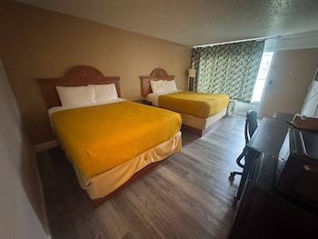 Room, 2 Queen Beds, Non Smoking
