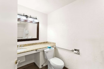 Standard Room, 2 Queen Beds, Accessible, Non Smoking