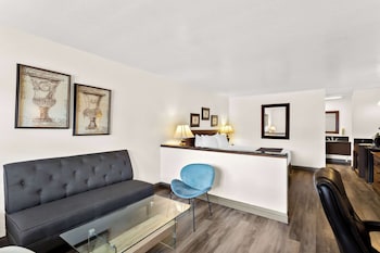 Suite, 1 King Bed, Non Smoking, Jetted Tub