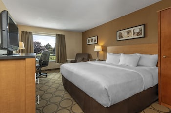 Standard Room, 1 Queen Bed with Sofa bed, Non Smoking (2nd Floor)