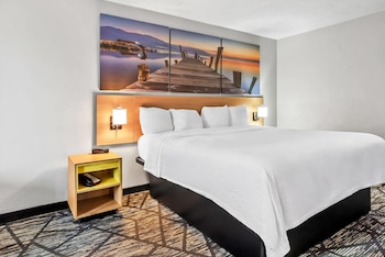 Standard Room, 1 King Bed