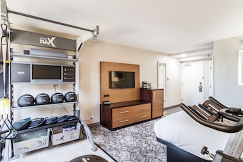 Room, 1 King Bed (Fitness)