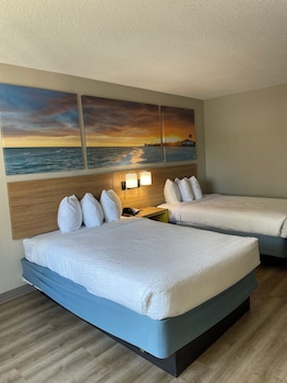 Deluxe Room, 2 Double Beds, Non Smoking