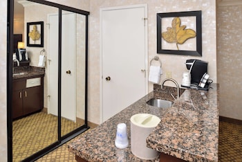 Standard Room, 2 Queen Beds, Non Smoking, Refrigerator