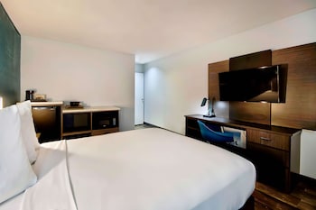Standard Room, 1 Queen Bed, Non Smoking