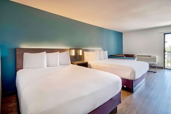 Standard Suite, 2 Queen Beds, Non Smoking