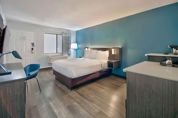 Standard Room, 1 King Bed, Non Smoking