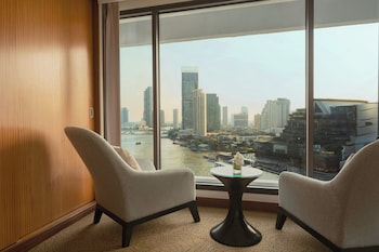 Executive Suite, 1 King Bed, River View