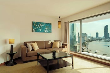 Executive Suite, 1 King Bed, River View