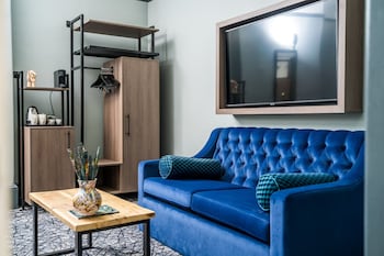 Gallery Room, 1 King Bed with Sofa bed