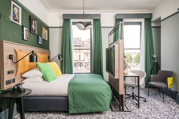 Gallery Room, 1 King Bed with Sofa bed