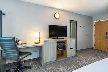 Room, 1 King Bed, Non Smoking (Upgrade)