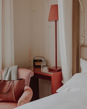 Room (Bigger Guest Room)