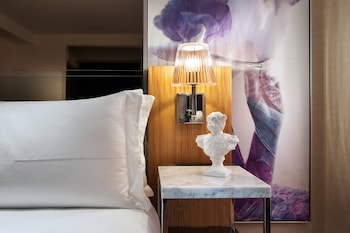 Premier Room, 1 King Bed