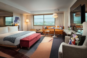 Premier Room, 1 King Bed