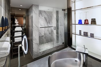 Signature Suite, 1 King Bed