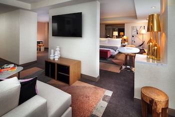 Signature Suite, 1 King Bed
