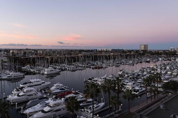 Executive Suite, 1 Bedroom, Marina View (Mobility Accessible, Tub)