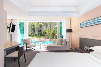 Room, 1 King Bed, Lagoon View, Ground Floor