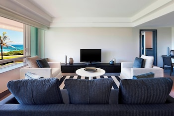 Suite, 1 Bedroom, Partial Ocean View