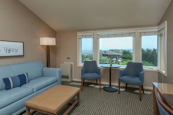 Deluxe Room, 1 Queen Bed with Sofa bed