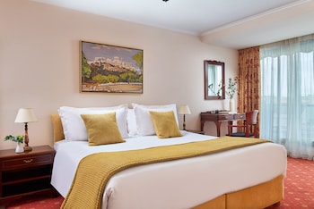 Executive Suite Acropolis View