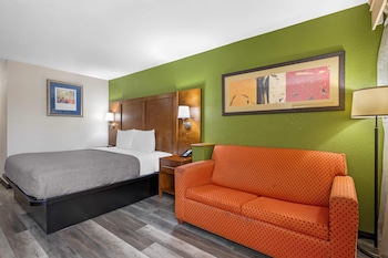 Room, 1 King Bed, Non Smoking (Upgrade)