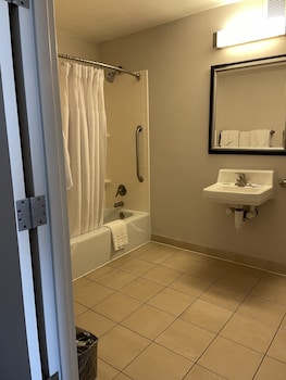 Room, 1 King Bed (Mobility Accessible, Tub)