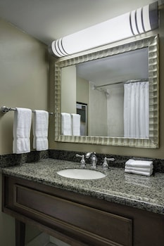 Room, 2 Double Beds (Hearing Accessible)