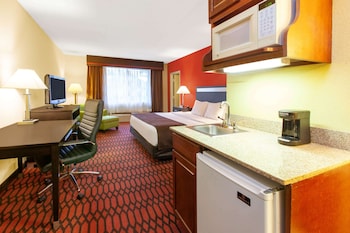 Suite, 1 King Bed with Sofa bed, Non Smoking