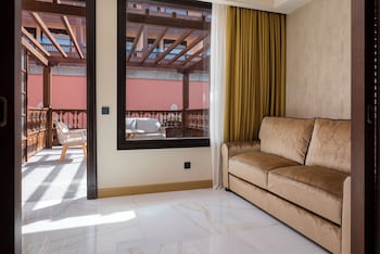 Deluxe Room (Family)