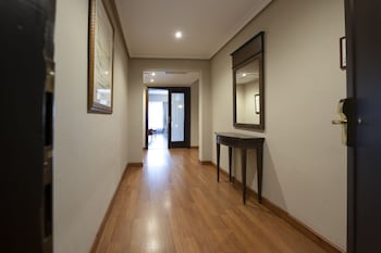 Room (Suite)