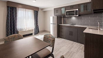 Suite, 2 Queen Beds, Non Smoking, Kitchenette