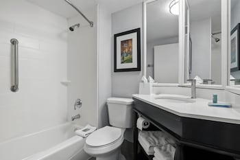 Standard Room, 1 King Bed, Accessible, Refrigerator & Microwave