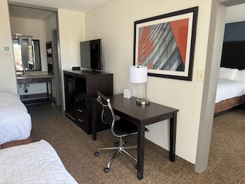 Suite, Multiple Beds
